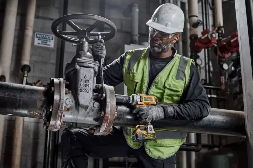 Гайковерт ударний DeWalt XR Li-Ion 18В акб 2х5А·год 1084Нм 2000об/хв 3250уд/хв 1/2" ЗП кейс 1.67кг