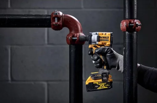Гайковерт ударний DeWalt XR Li-Ion 18В 610Нм 2500об/хв 3550уд/хв 1/2" 1.1кг без АКБ та ЗП