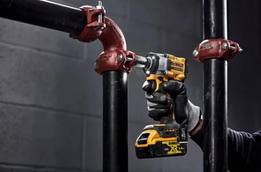 Гайковерт ударний DeWalt XR Li-Ion 18В 610Нм 2500об/хв 3550уд/хв 1/2" 1.1кг без АКБ та ЗП