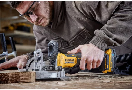 Фрезер акумуляторний безщітковий DeWALT DCW682P2