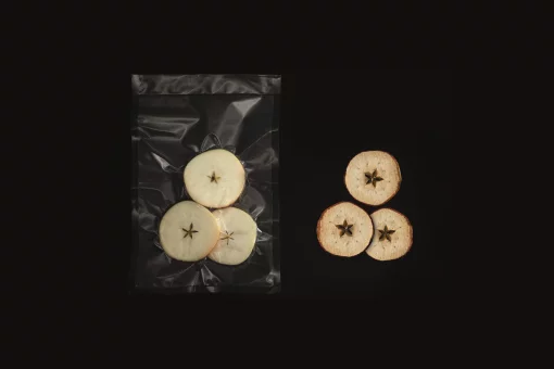 Вакууматор Electrolux для рулонів, пакетів і контейнерів, 80Вт, 30см, електронне керування, +10 пакетів, пластик, чорний