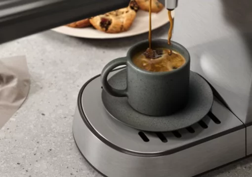 Кавоварка Electrolux ріжкова, 1л, мелена, ручний капуч, LED-дисплей, підігрів чашок, метал