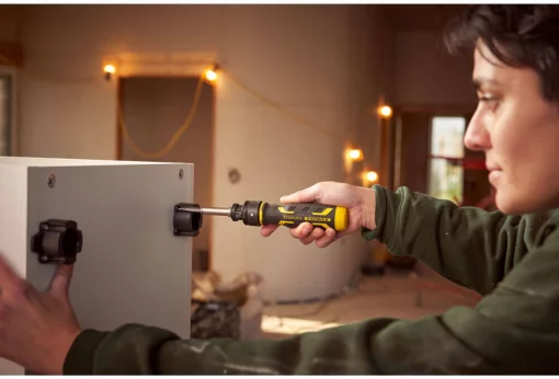 Бітотримач викруткового типу Speed Drive з заскочним механізмом і набором біт STANLEY FMHT62692-0