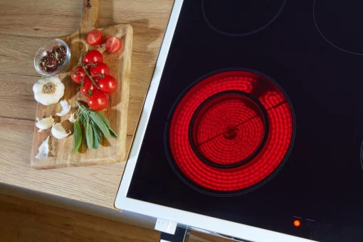 Плита Gorenje електрична склокерамічна, 70л, 50x60см, дисплей, приготування з паром, програматор, білий