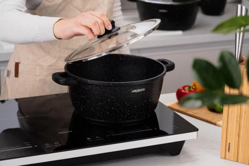 Плитка настільна Ardesto індукційна, конфорок - 2 на 1.3кВт + 1.8кВт горизонт., керування - сенсорне, таймер, boost, чорний