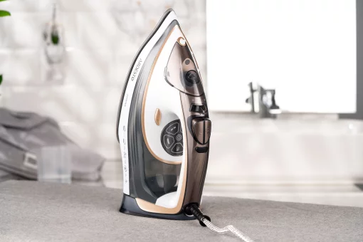 Праска Ardesto IR-B2245-E, 2400Вт, 400мл, паровий удар, електр. керування, керам. підошва, біло-сірий