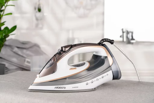Праска Ardesto IR-B2245-E, 2400Вт, 400мл, паровий удар, електр. керування, керам. підошва, біло-сірий