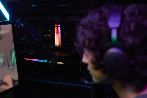 Пам'ять ПК Kingston DDR5 16GB 5600 FURY  Beast RGB