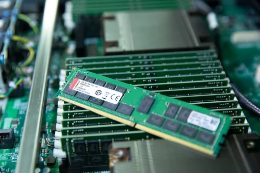 Пам'ять сервера Kingston DDR5 96GB 5600 ECC REG RDIMM