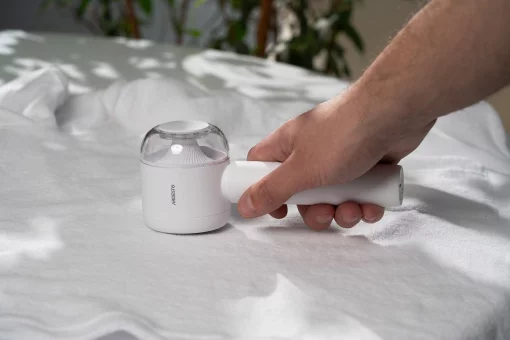 Машинка для видалення катишків Ardesto, 8500 обертів на хв, велика площа лез, 90 хв. роботи на одному заряді, USB-C > USB-A, білий