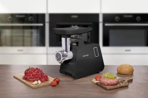 М'ясорубка Gorenje, 1700Вт, 2,3кг/хв, 2 решітки, пластик/метал, чорний
