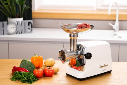 М'ясорубка Ardesto, 1750Вт, 2кг/хв, 3 решітки, насадка для ковбас, кеббе, 4 терки, пластик, біло-сріблястий