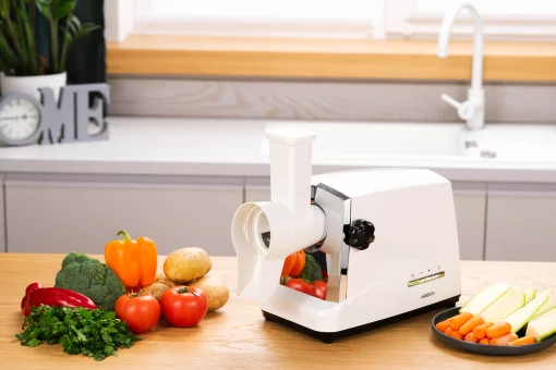 М'ясорубка Ardesto, 1750Вт, 2кг/хв, 3 решітки, насадка для ковбас, кеббе, 4 терки, пластик, біло-сріблястий