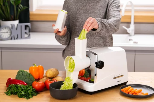 М'ясорубка Ardesto, 1750Вт, 2кг/хв, 3 решітки, насадка для ковбас, кеббе, 4 терки, пластик, біло-сріблястий