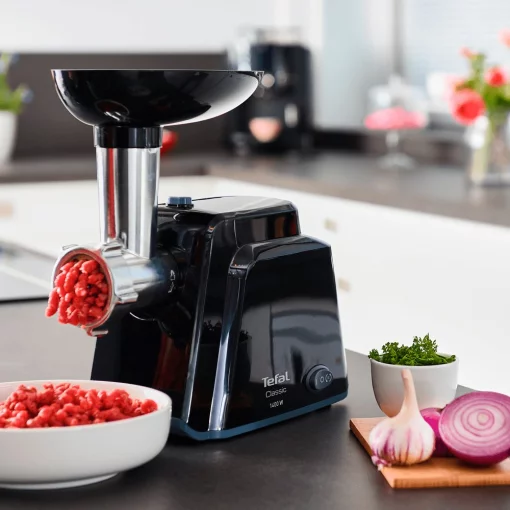 М'ясорубка Tefal Classic, 1400Вт, 1.7кг/хв, 2 решітки, насадка для ковбас, пластик, чорний