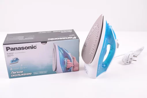 Праска PANASONIC, 1550Вт, 210мл, постійна пара - 15гр, керам. підошва, блакитний