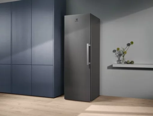 Морозильна камера Electrolux, 186x60х65, 280л, А++, NF, інв., дисплей, нерж