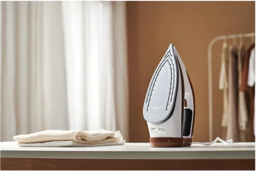 Праска-парогенератор Sencor, 3000Вт, 1500мл, паровий удар -430гр, постійна пара - 160гр, Anti-calc, керам. підошва, біло-коричневий