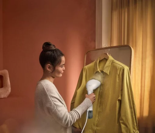 Відпарювач Philips компактний Series 7000, 1500Вт, 100 и 200мл, паровий удар -28гр, рукавичка, чохол, нерж. сталь, білий