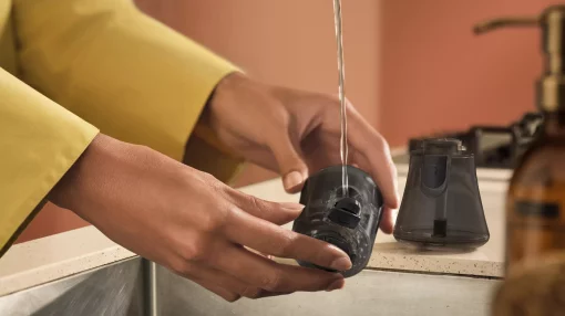 Відпарювач Philips компактний Series 7000, 1500Вт, 100 и 200мл, паровий удар -28гр, рукавичка, чохол, нерж. сталь, білий