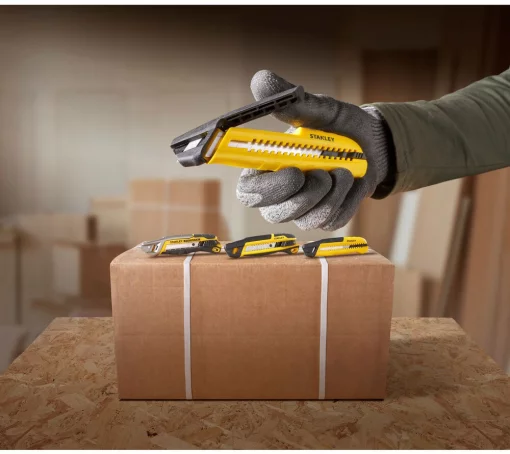 Ніж довжиною 160 мм з лезом шириною 18 мм з сегментами, що відламуються STANLEY STHT10489-0