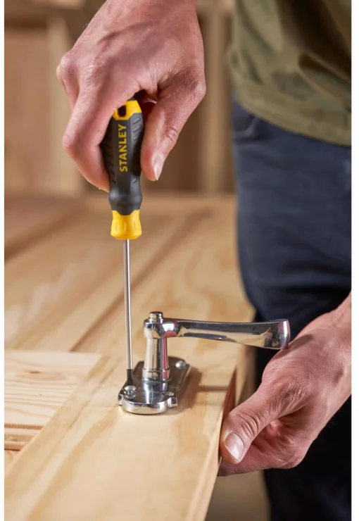 Викрутка Cushion Grip довжиною 100 мм з паралельним жалом під шліц SL 4.0 STANLEY STHT16195-0