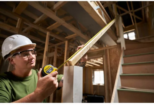 Рулетка вимірювальна CONTROL-LOCK довжиною 5 м, шириною 25 мм, в обгумованому корпусі, з подвійною шкалою STANLEY STHT37231-0