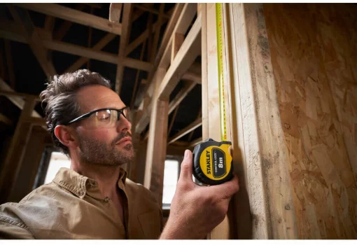 Рулетка вимірювальна CONTROL-LOCK довжиною 8 м, шириною 25 мм, в обгумованому корпусі, з подвійною шкалою STANLEY STHT37232-0