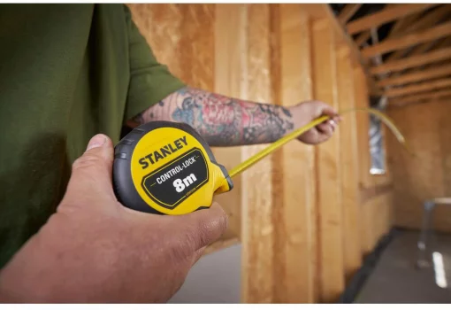 Рулетка вимірювальна CONTROL-LOCK довжиною 8 м, шириною 25 мм, в обгумованому корпусі, з подвійною шкалою STANLEY STHT37240-3