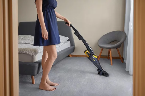 Пилосос Sencor безпровідний, вологе прибирання, конт пил -0.5л, автон. робота до 85хв, НЕРА, чорно-жовтий