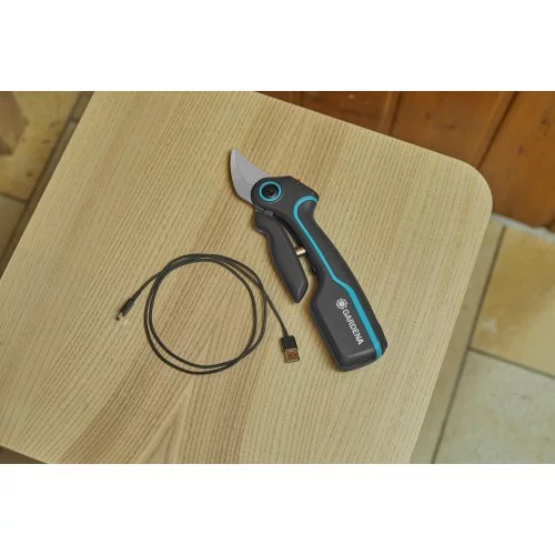 Секатор акумуляторний Gardena AssistCut 25 мм